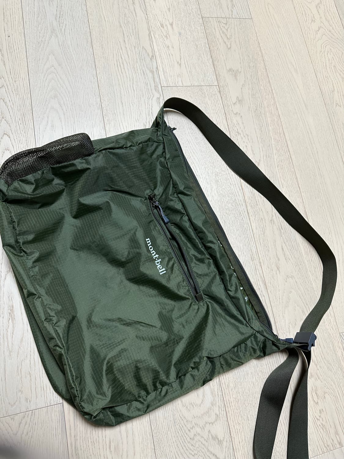 몽벨 라이트 숄더백 카키 그린 상품이미지1