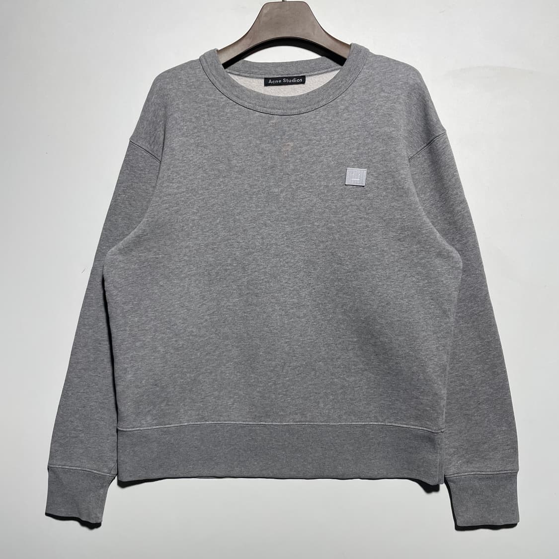 아크네스튜디오 맨투맨 상품이미지1