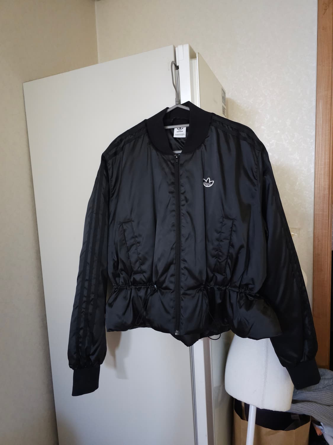 아디다스 블랙 봄버 패딩 자켓 상품이미지4