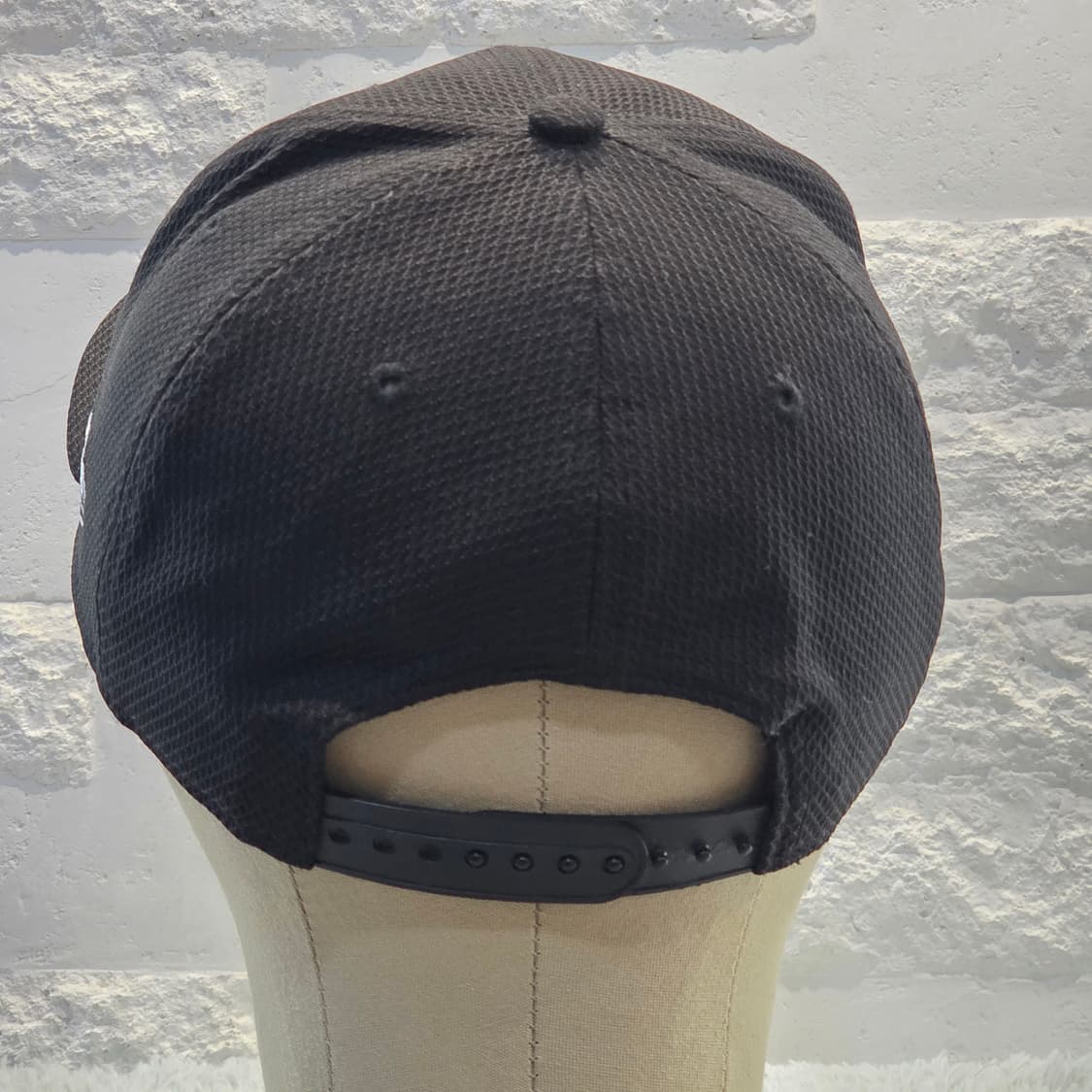 L8-1:뉴에라 9FIFTY 스냅백 블랙 (약 58-60cm) 상품이미지4