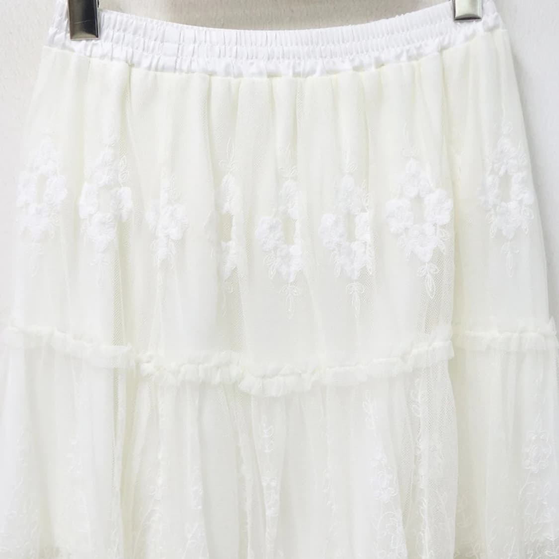 시네마클럽 레이스 미디 스커트 66847 상품이미지3