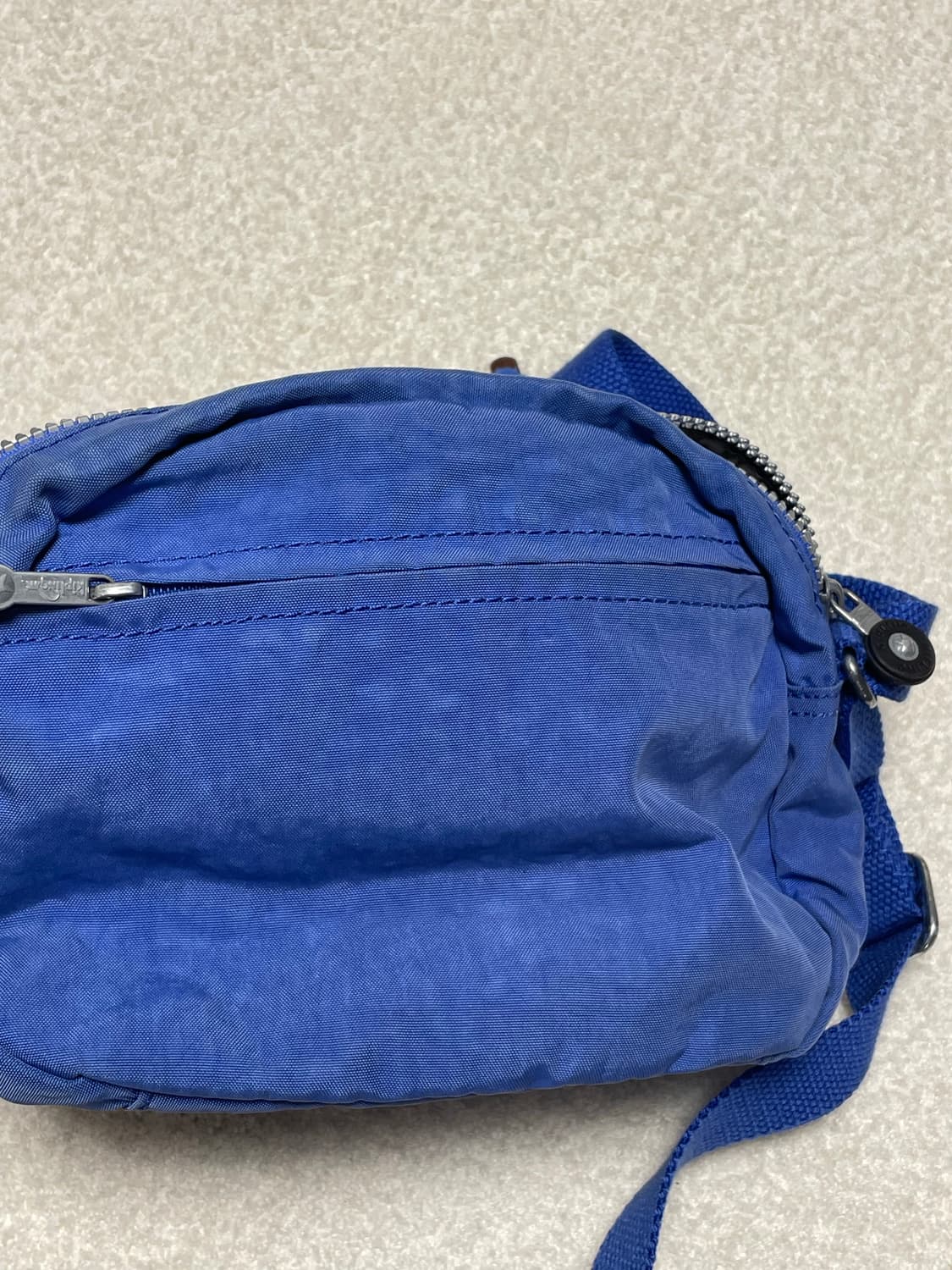 📍키플링 블루 크로스백 상품이미지3