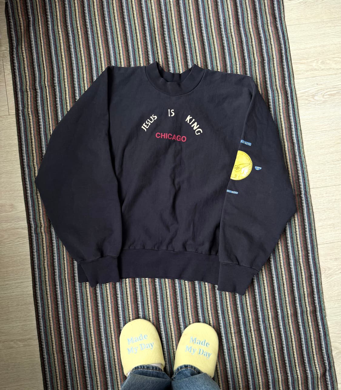 칸예웨스트 지저스 이즈 킹 맨투맨 상품이미지2