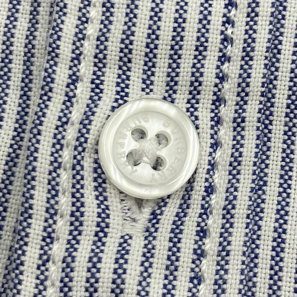 Burberry 신형 크레스트 자수로고 스트라이프 셔츠 상품이미지3