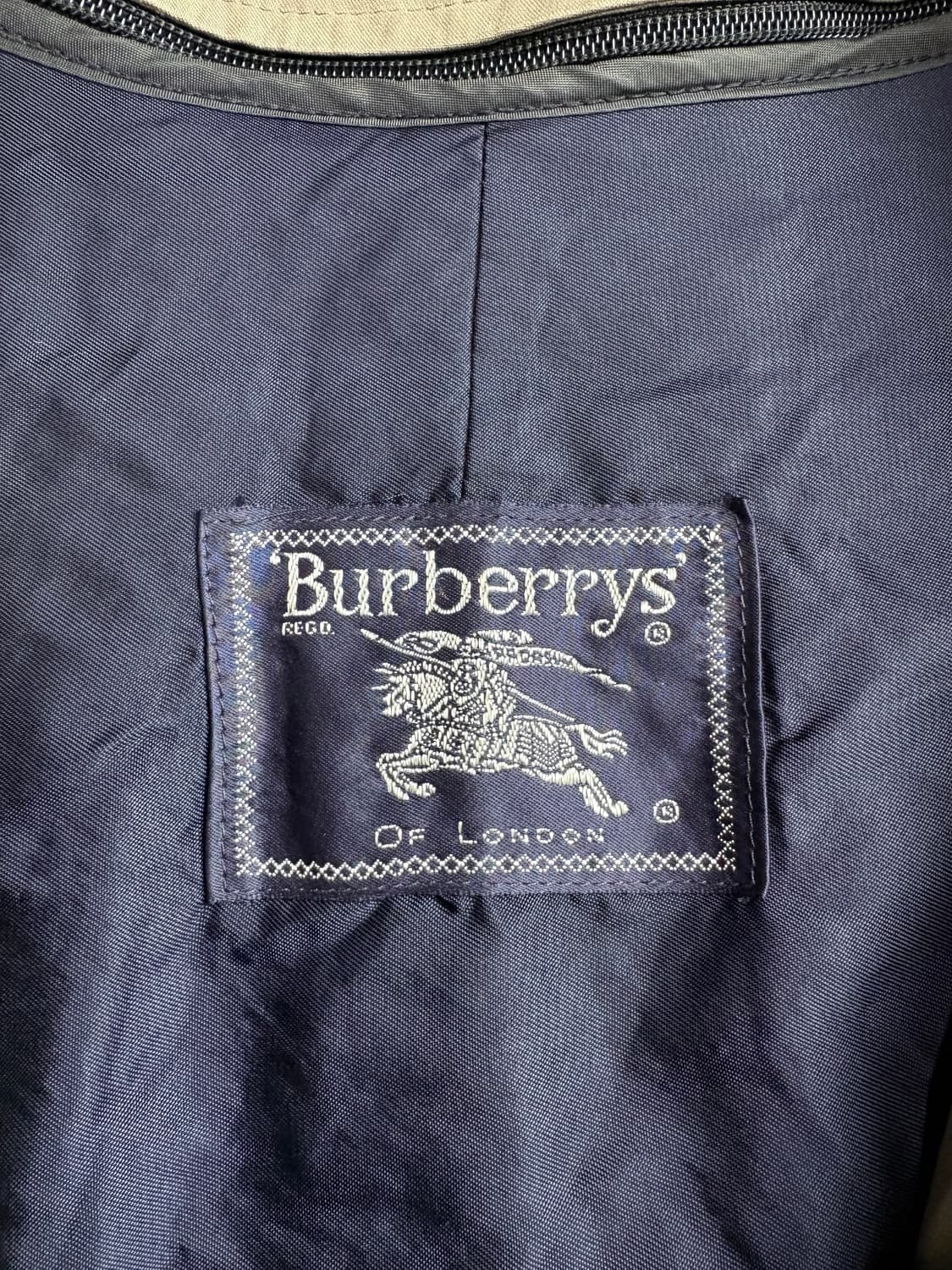 버버리 클래식 아카이브 싱글 맥코트 3198 상품이미지4