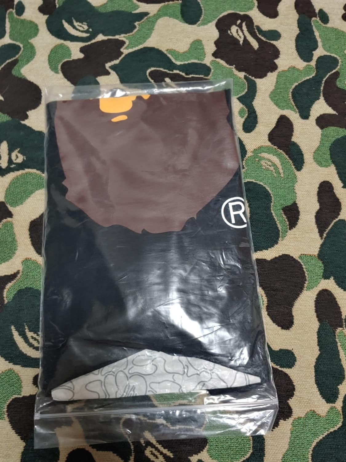 [L] 베이프 25SS 마일로 온 빅사루 반팔티 블랙 상품이미지4