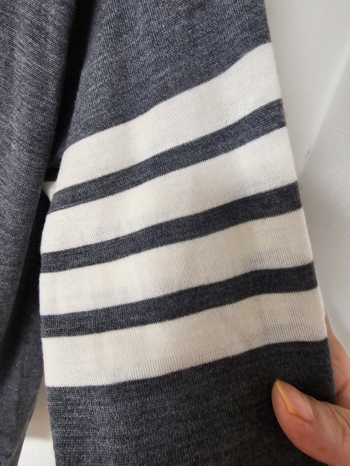 톰브라운 24ss  메리노 울 가디건(새상품급/2) 상품이미지3