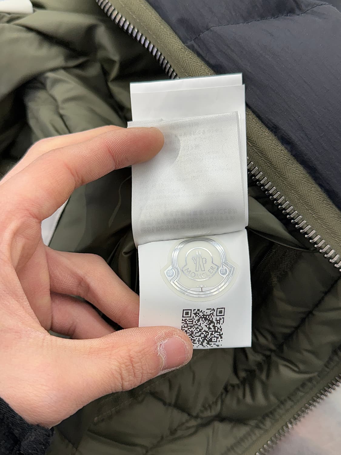 몽클레르 젬 블랙 패디드 구스다운 패딩 베스트 상품이미지10