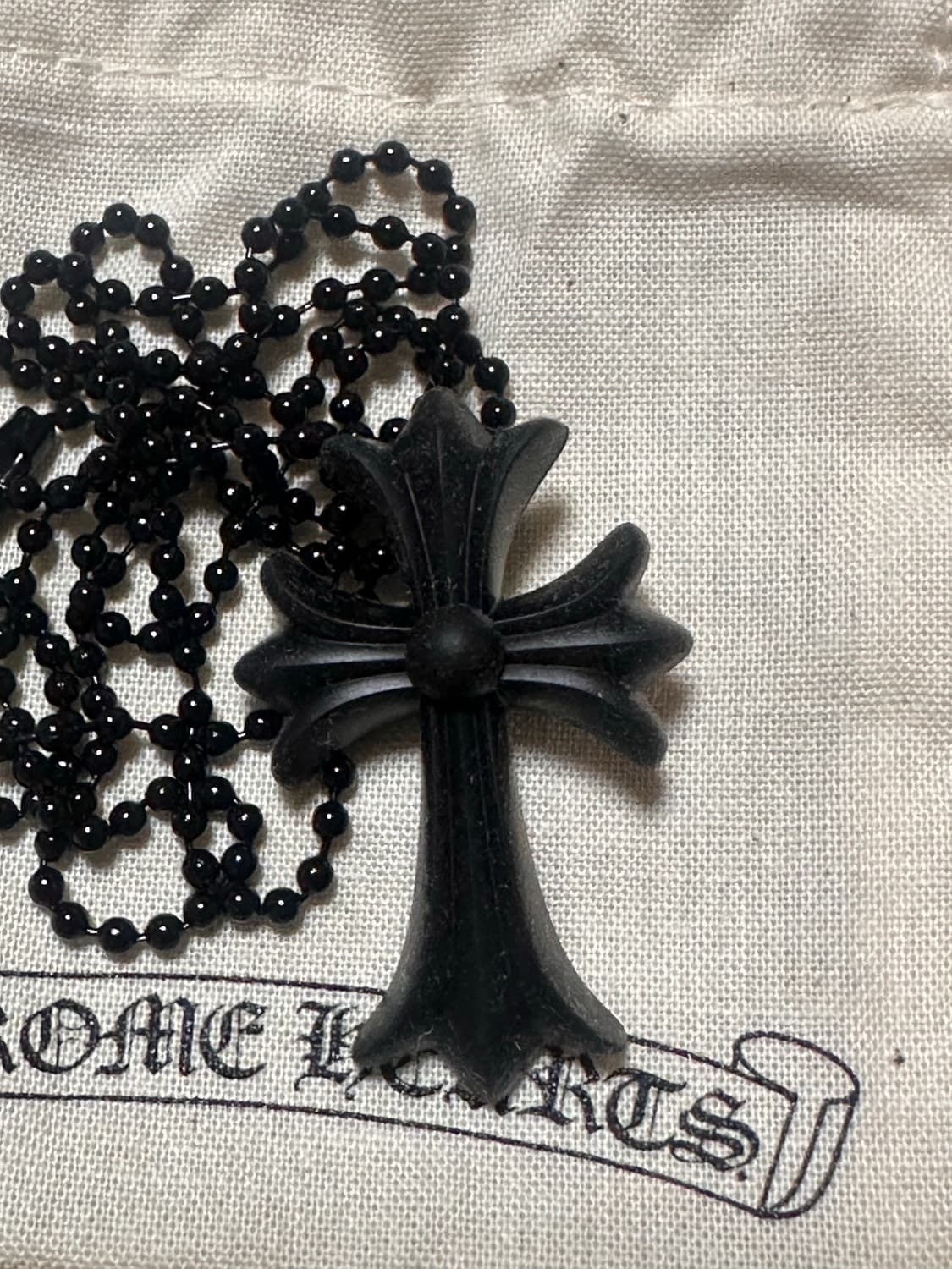 크롬하츠 실리크롬 크로스 팬던트 블랙 상품이미지2