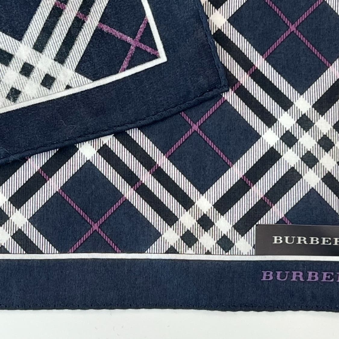 (새상품) burberry /버버리 쁘띠스카프 손수건 상품이미지4