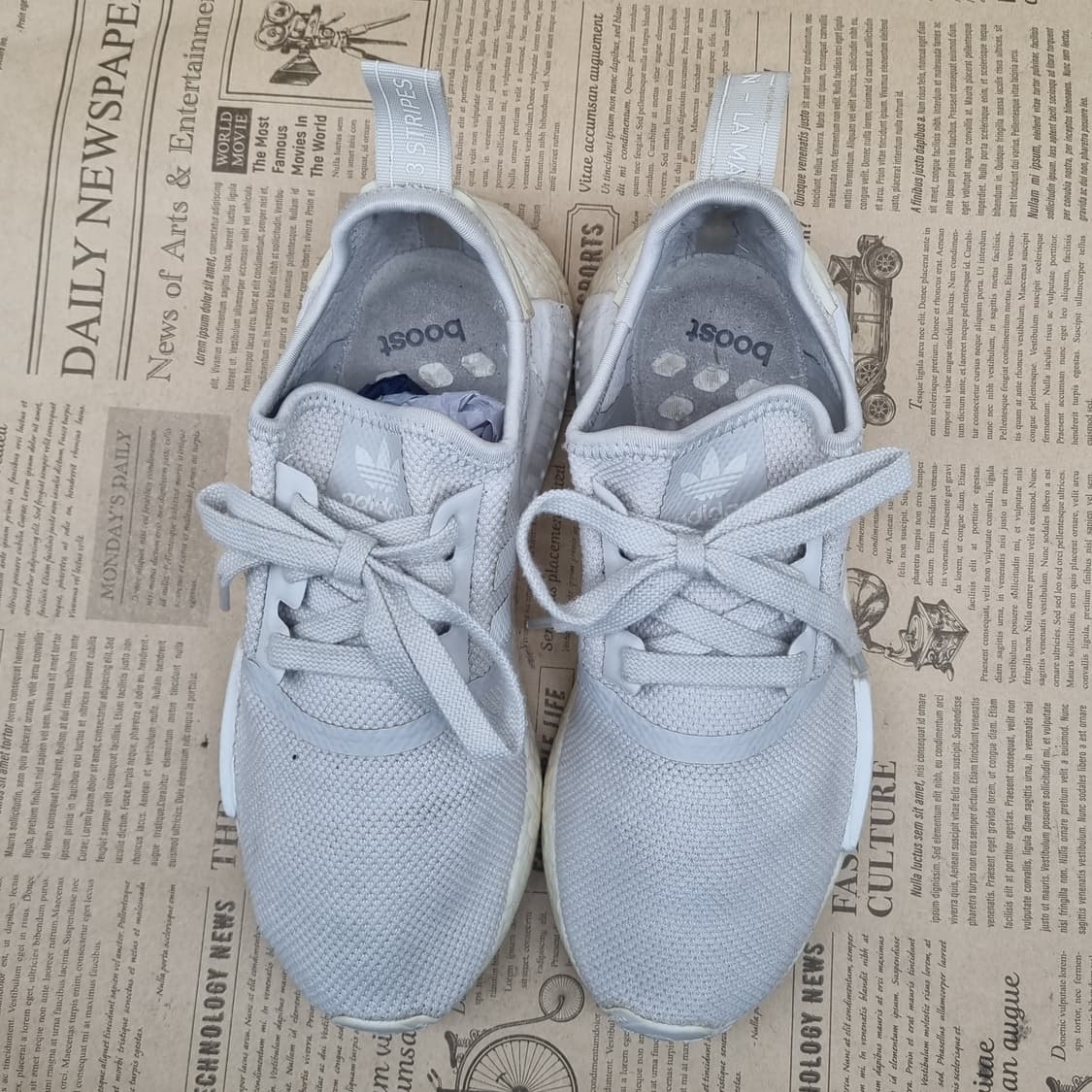 아디다스 NMD R1 여성운동화240 상품이미지2