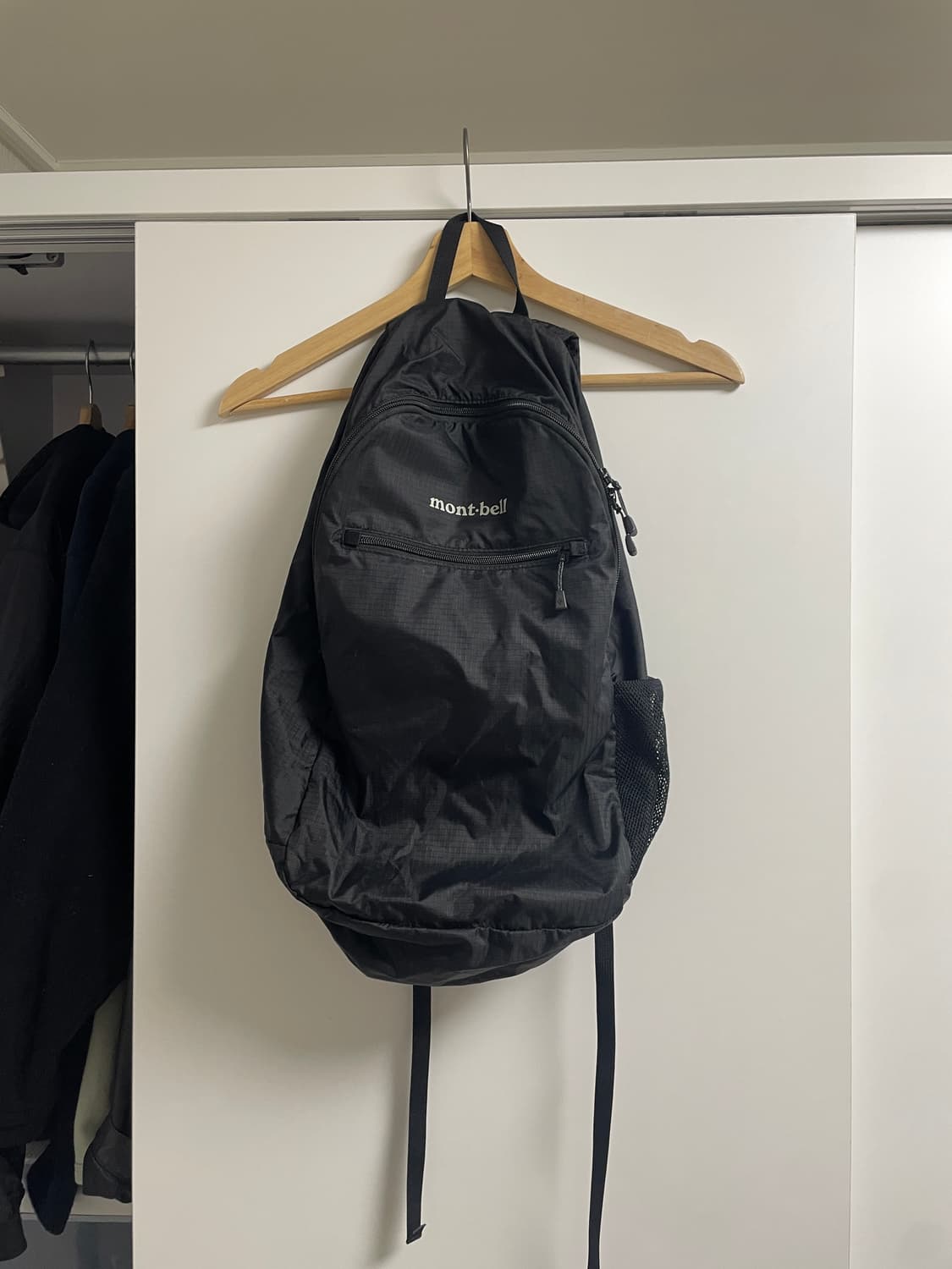 몽벨 포케터블 라이트팩 18L 블랙 상품이미지1