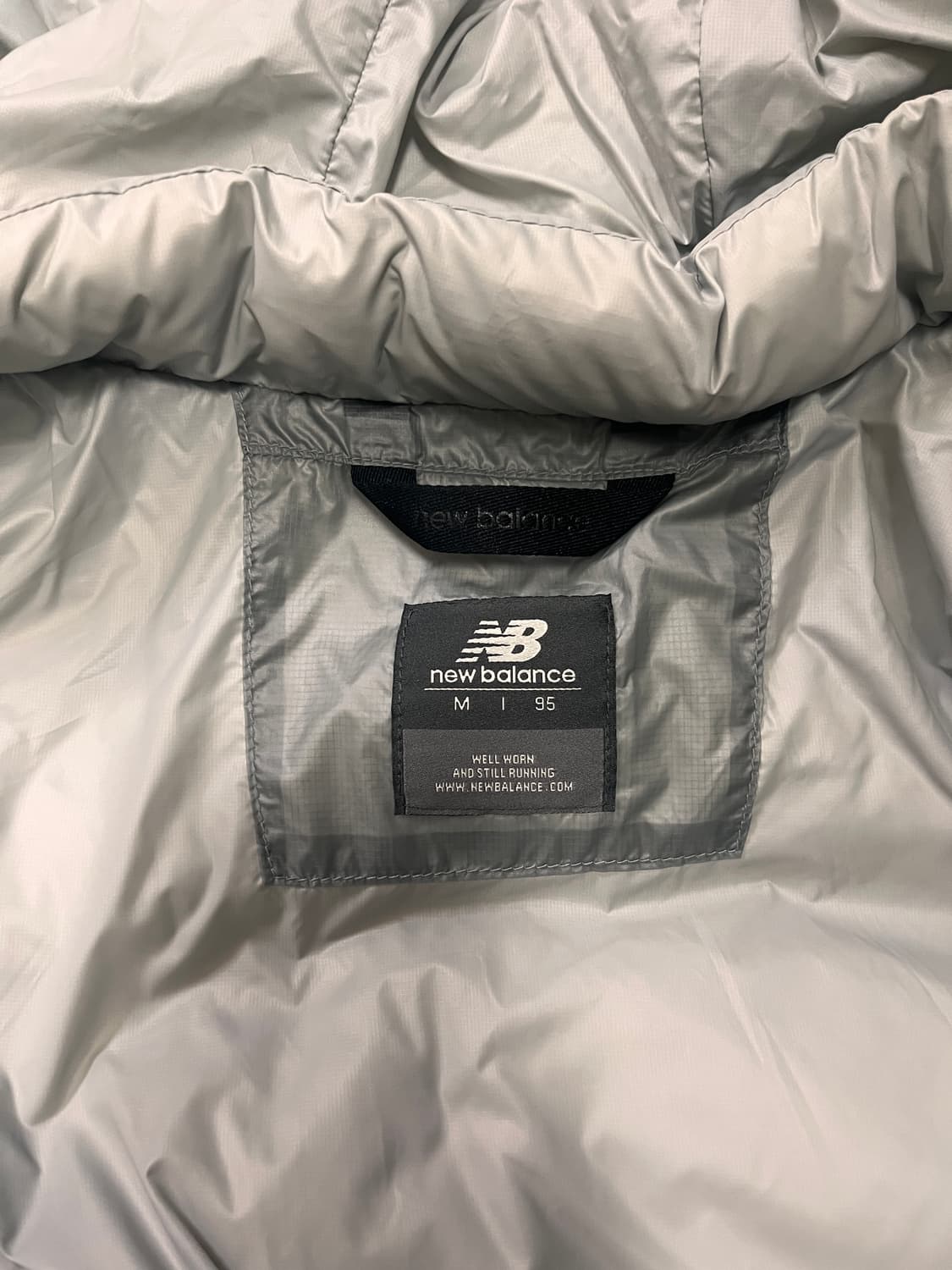 뉴발란스 유니플라잉 77 슈퍼라이트 구스다운 M 상품이미지4