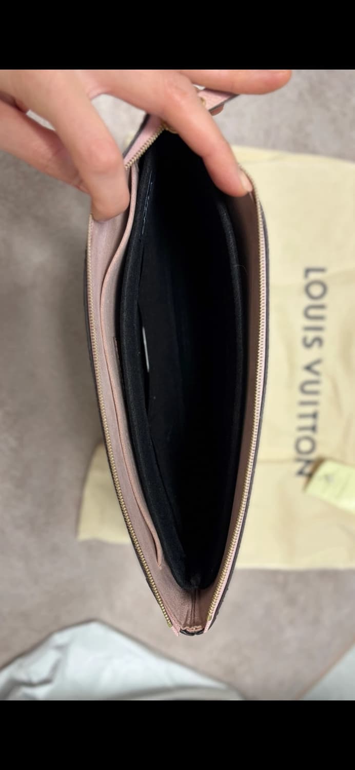 루이비통 파우치 클러치백 핑크 풀구성 상품이미지3