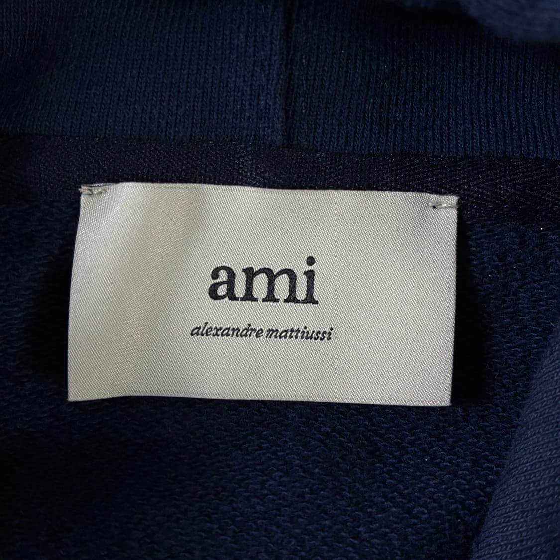 Ami  아미 스몰하트 로고 네이비 후드티  상품이미지5