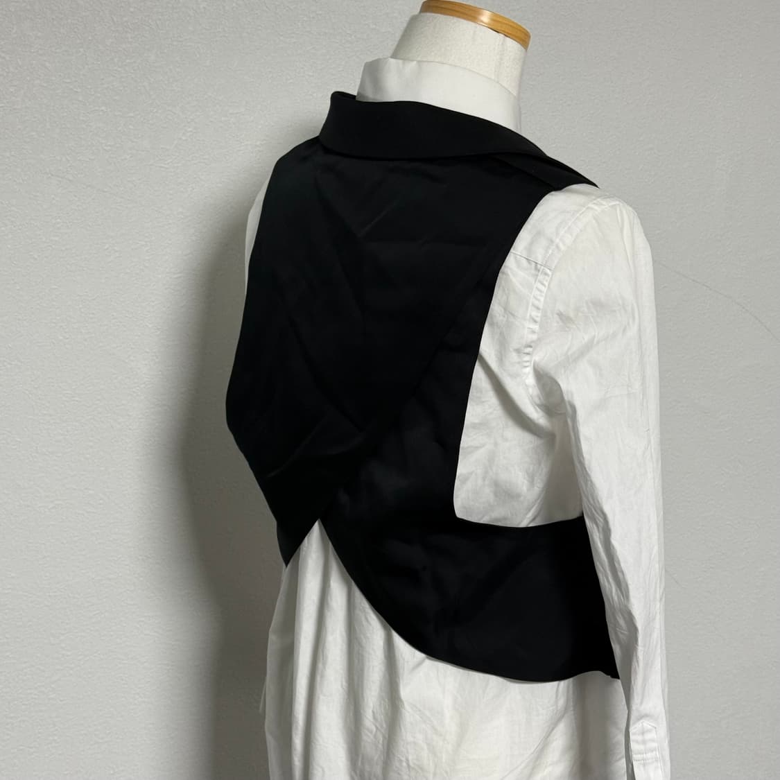 23ss 느와케이니노미야 꼼데가르송 베스트 s 상품이미지2