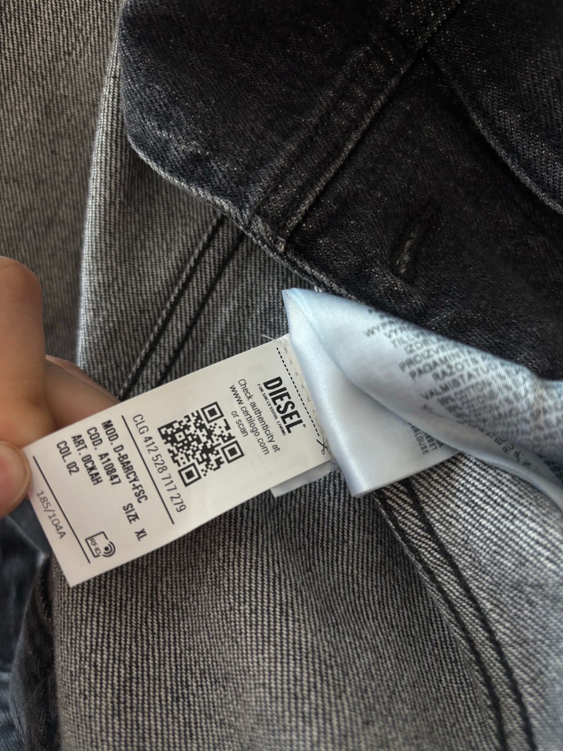 디젤 바르시 레귤러핏 데님자켓 플라크 블랙 다크 그레이 (XL) 상품이미지4