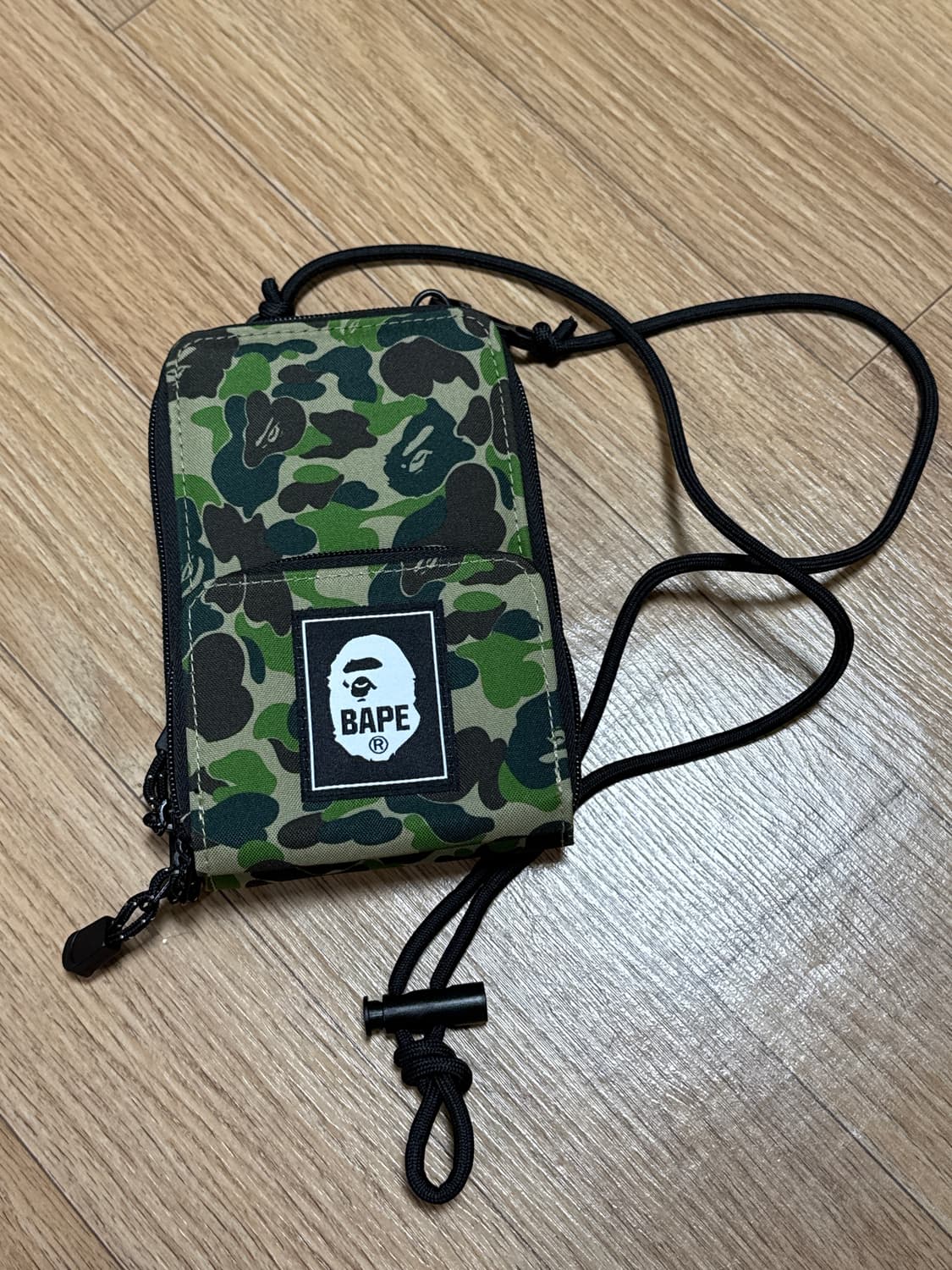 베이프 잡지부록 크로스백 상품이미지1