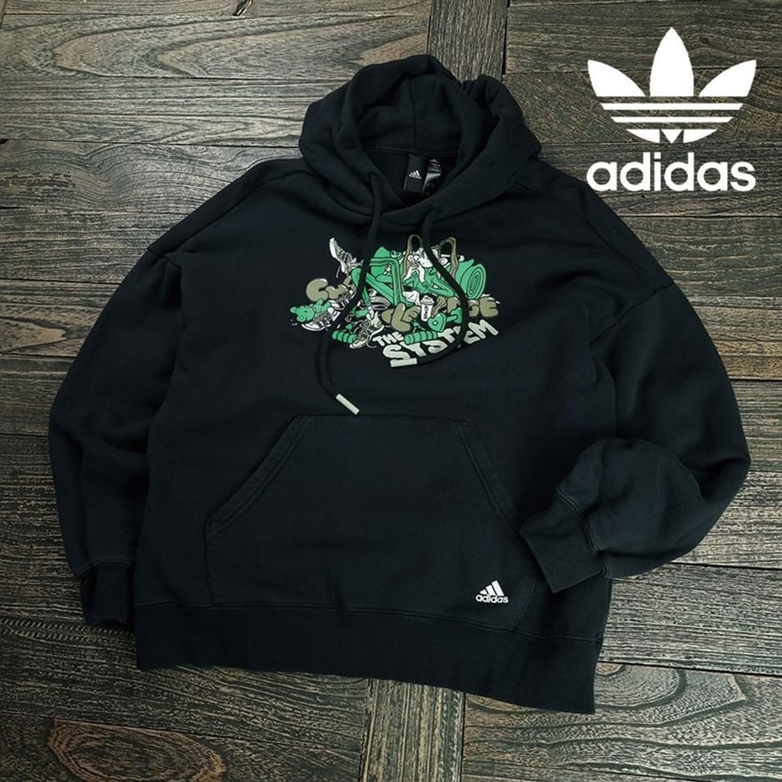 [아디다스] 로고 자수 그래픽 프린팅 오버핏 후드티 블랙 M19675 상품이미지1