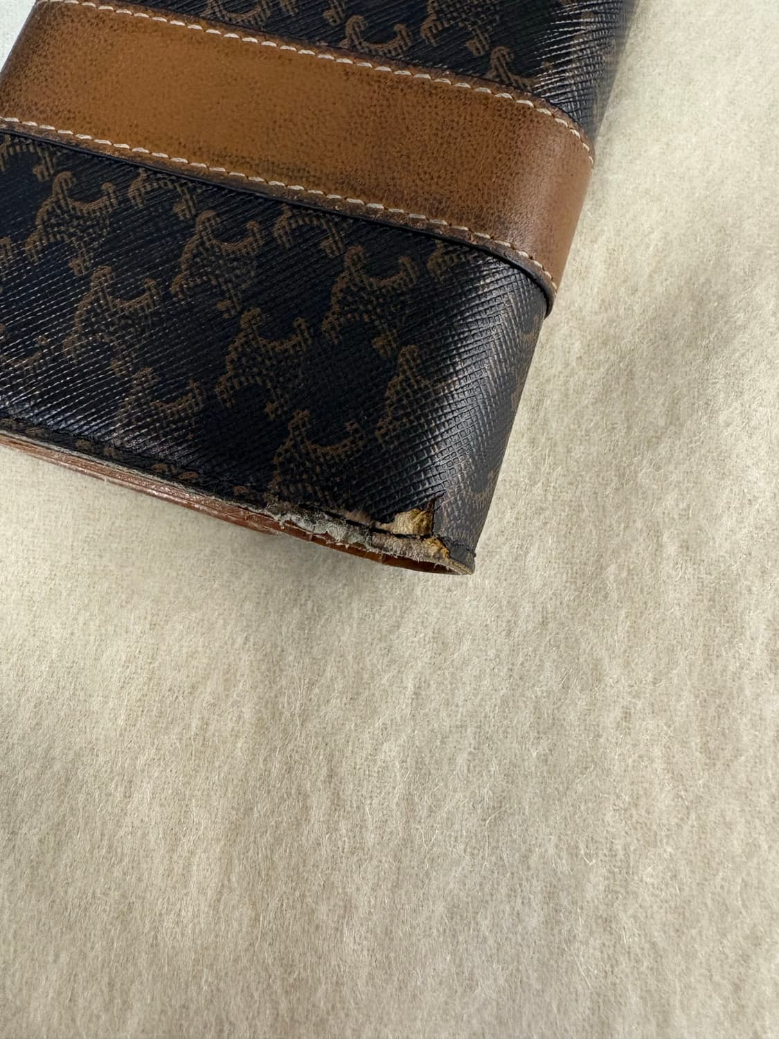 셀린느 메카담 트라이폴드 지갑 상품이미지10