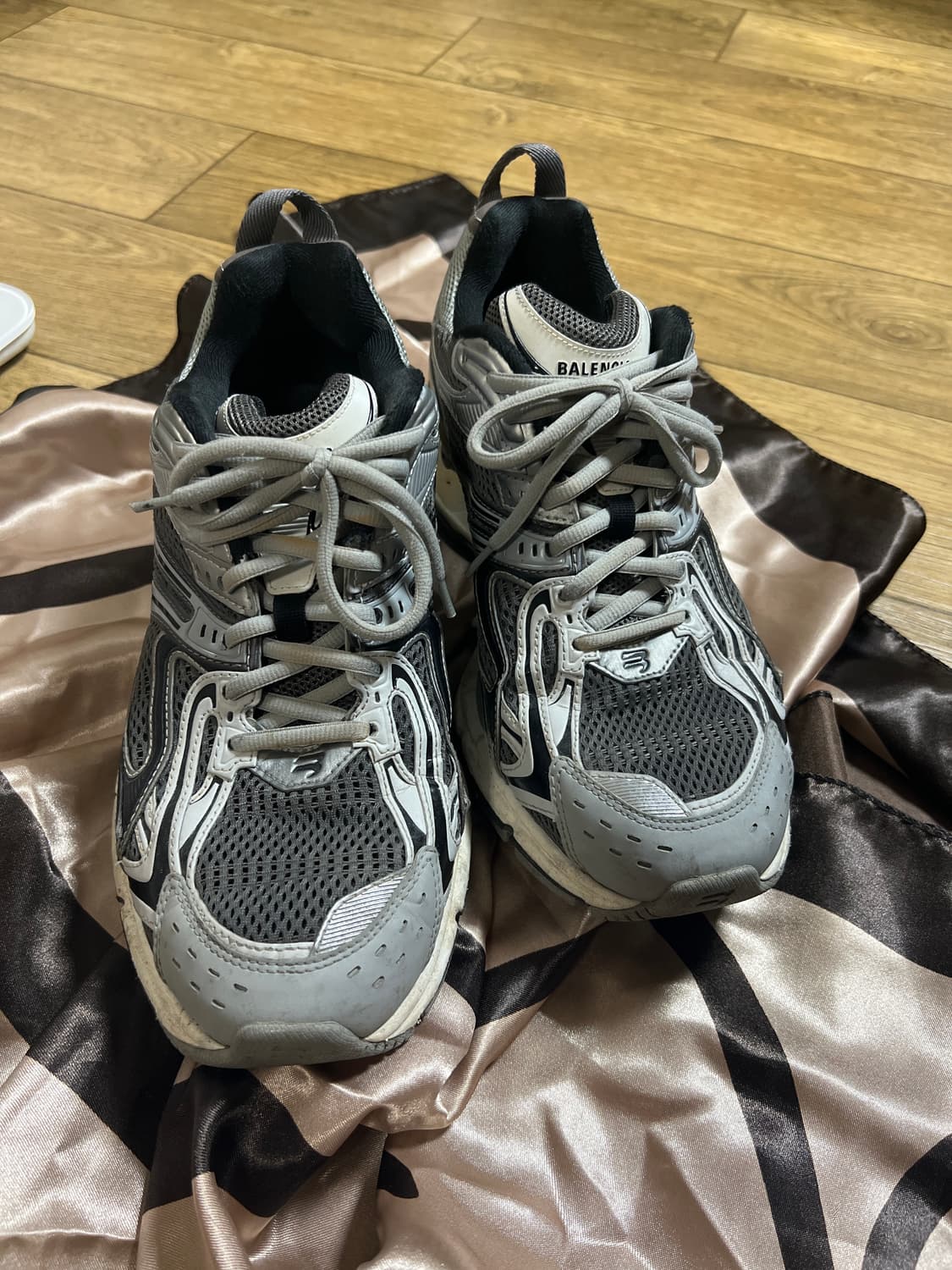 발렌시아가 엑스펜더 41사이즈 상품이미지2