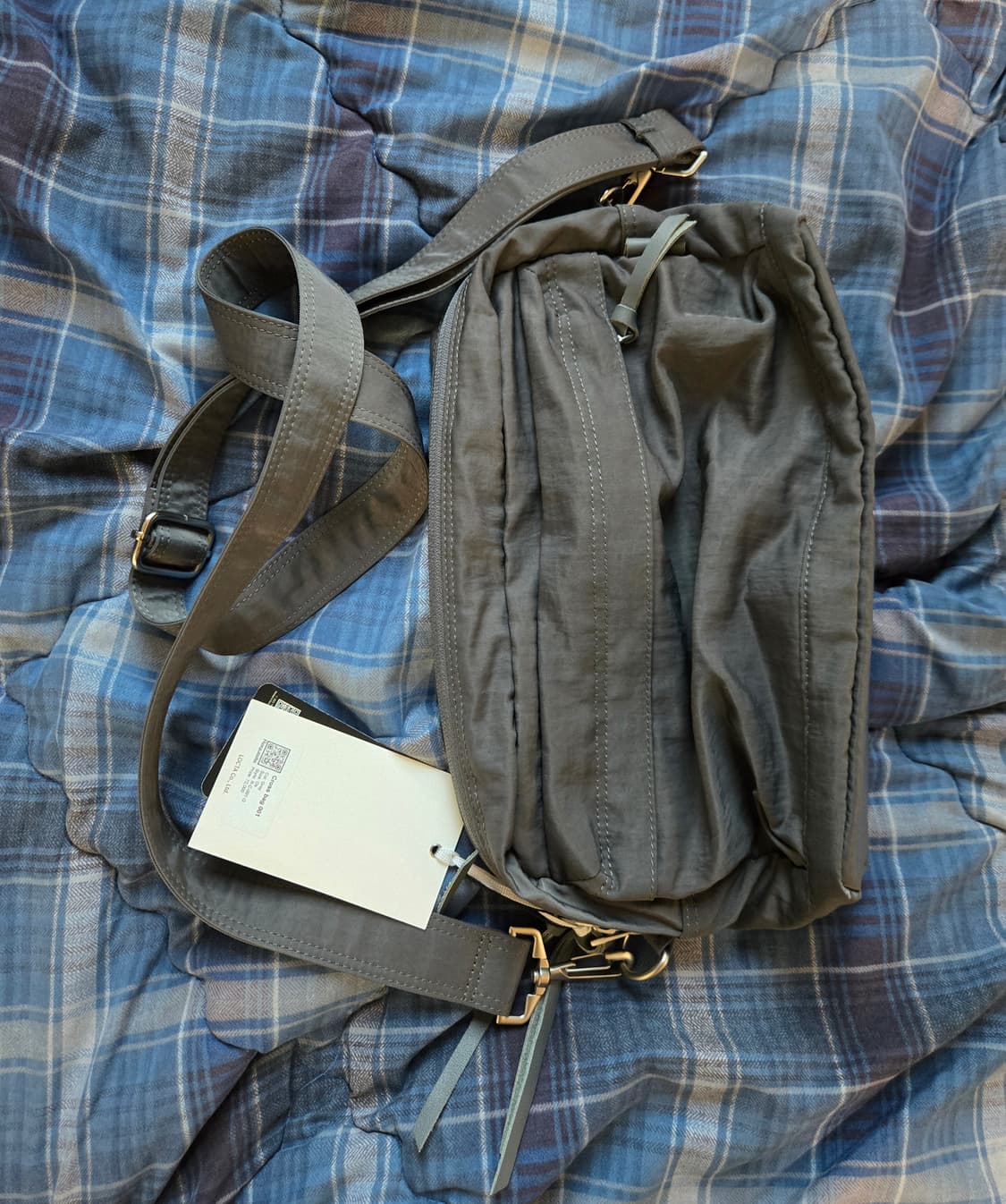 레퀴짓 크로스백 001 그레이 판매합니다. 상품이미지2