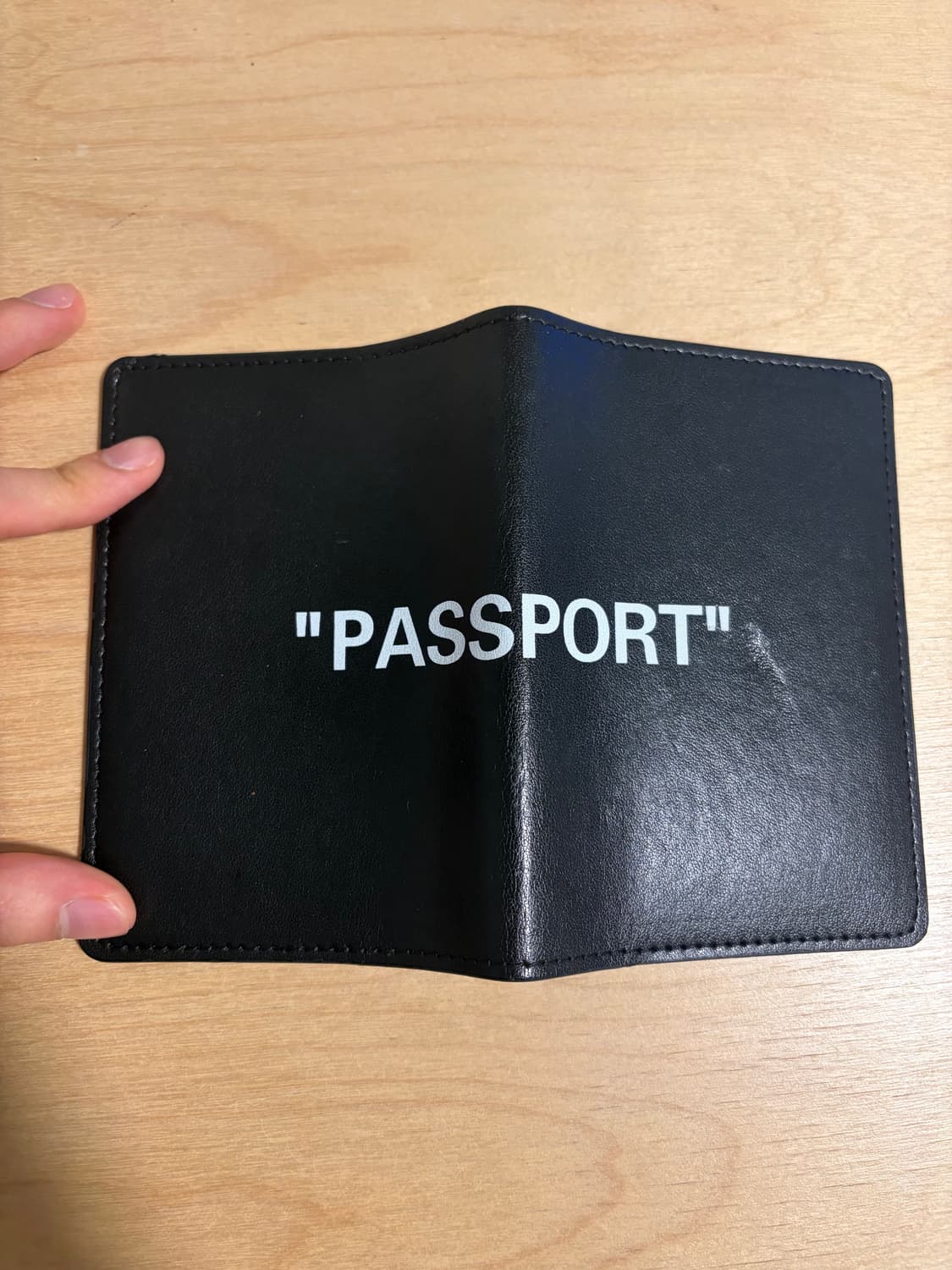 오프화이트 여권 지갑 케이스 상품이미지2