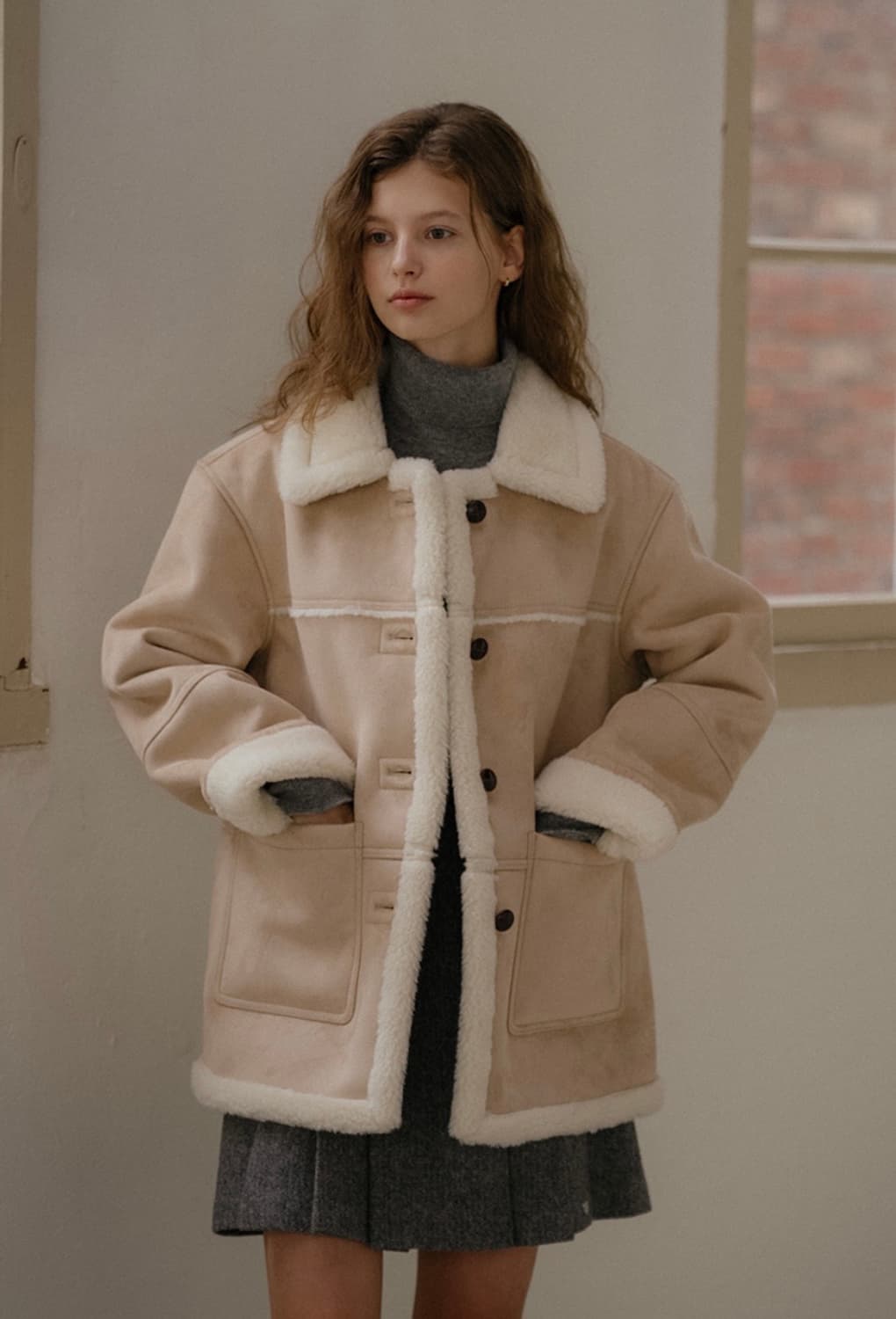 틸아이다이 울시어링 스웨이드 무스탕 코트 베이지 상품이미지1