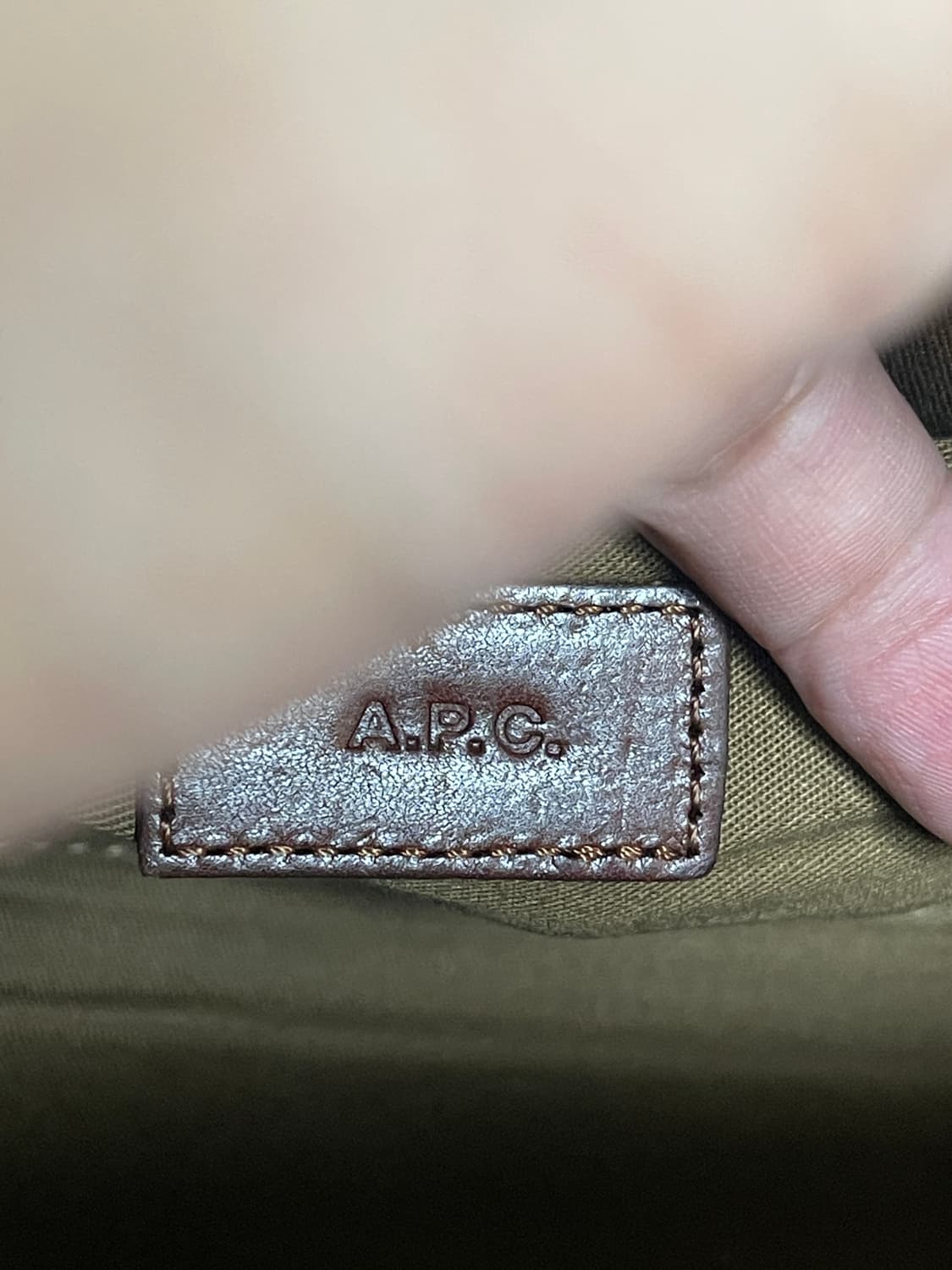 아페쎄 다나 미니 크로스백 브라운 상품이미지4