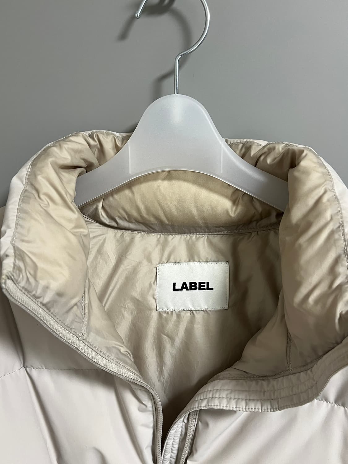 라벨 아카이브 아이보리 패딩 상품이미지3