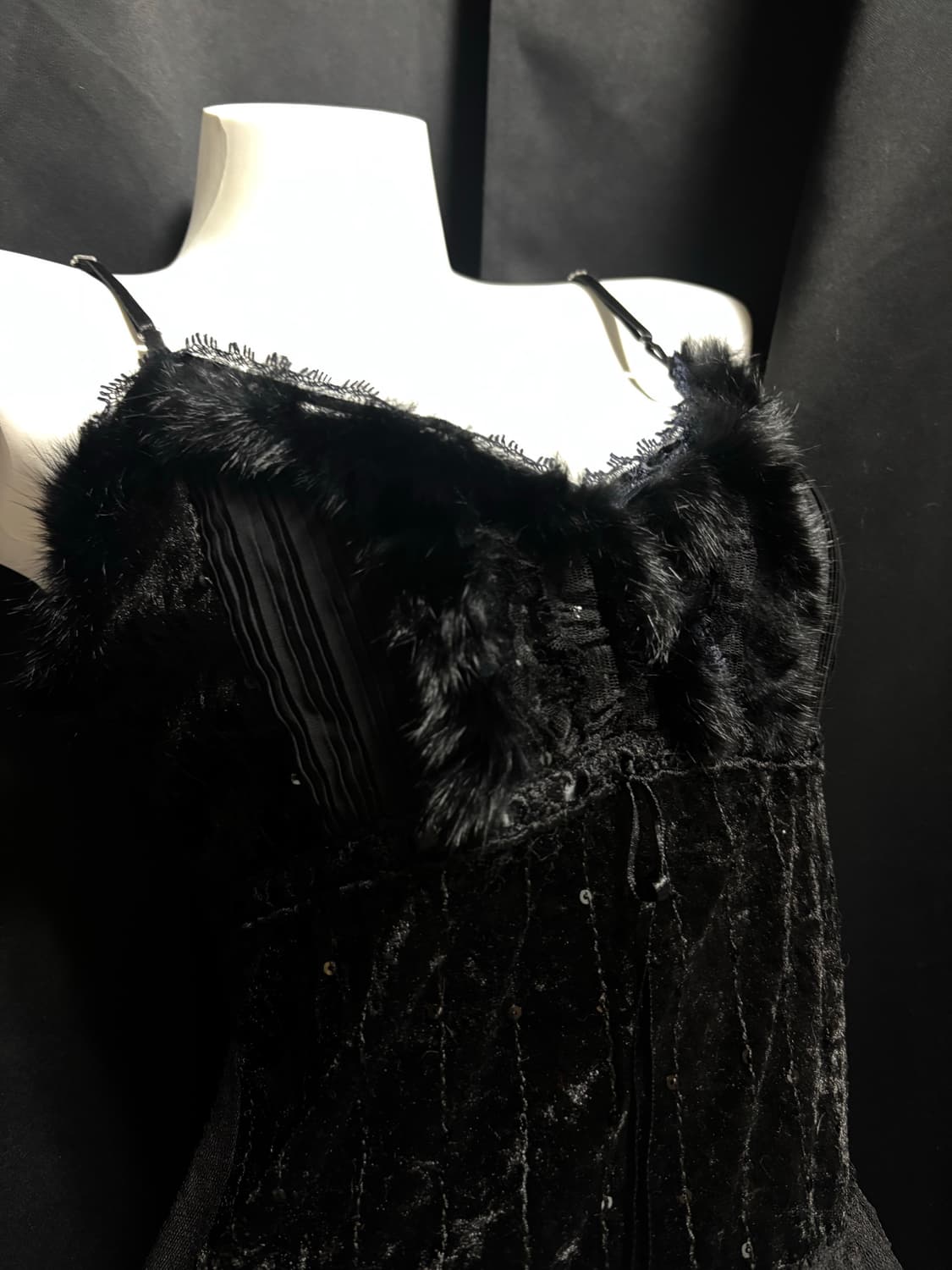 “Unknown” Fur Detail 00’s Mood Sleeveles 상품이미지5