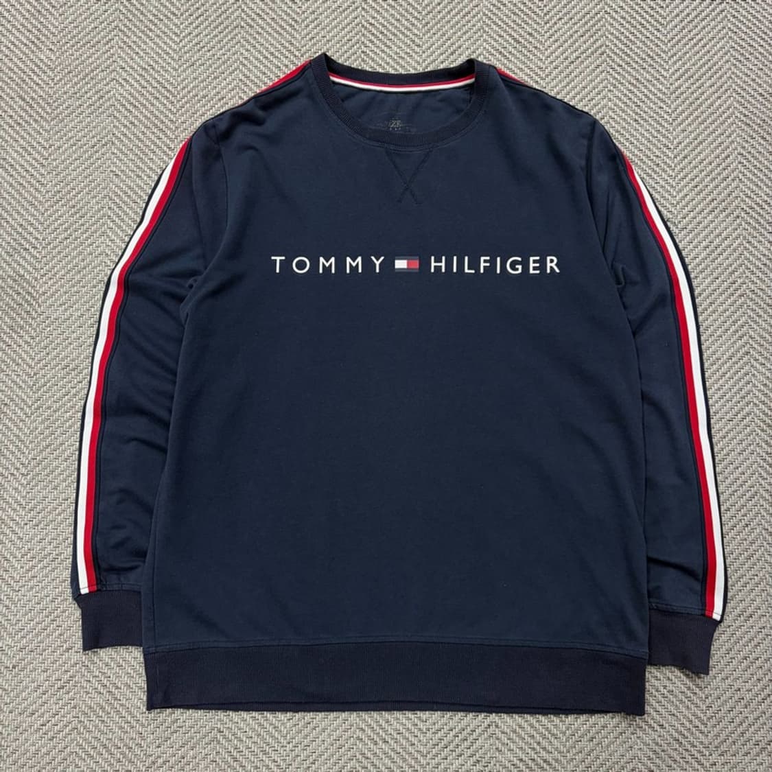 타미힐피거 베이직 로고 맨투맨 v2561 상품이미지1