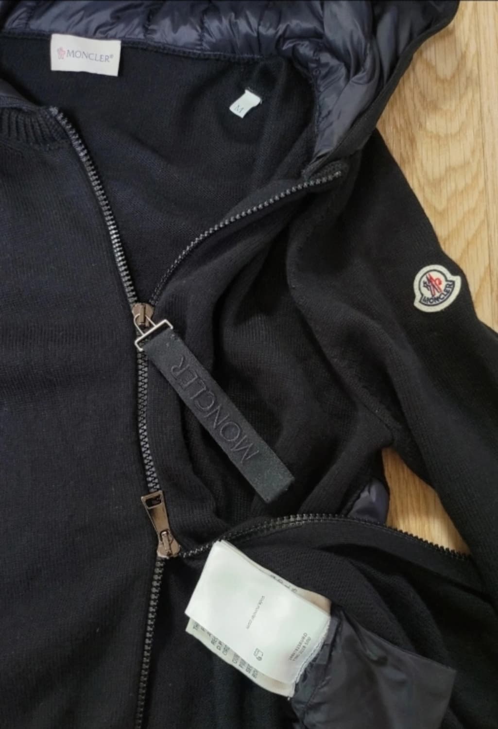 [정품)] 몽클레어 니트 패딩 후드집업 블랙 M(여성)새상품급 한정판  상품이미지2