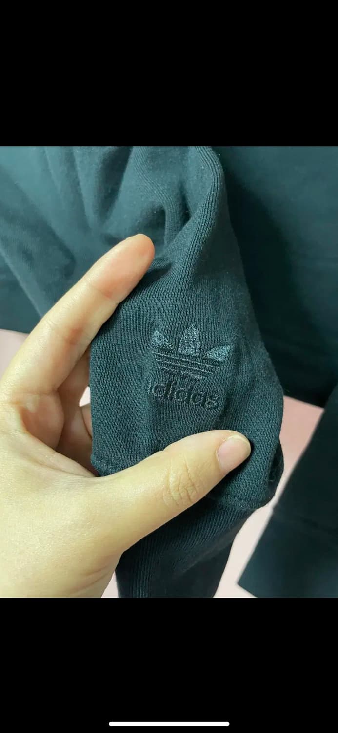 아디다스 정품 빅로고 블랙 크롭 후드티 상품이미지4