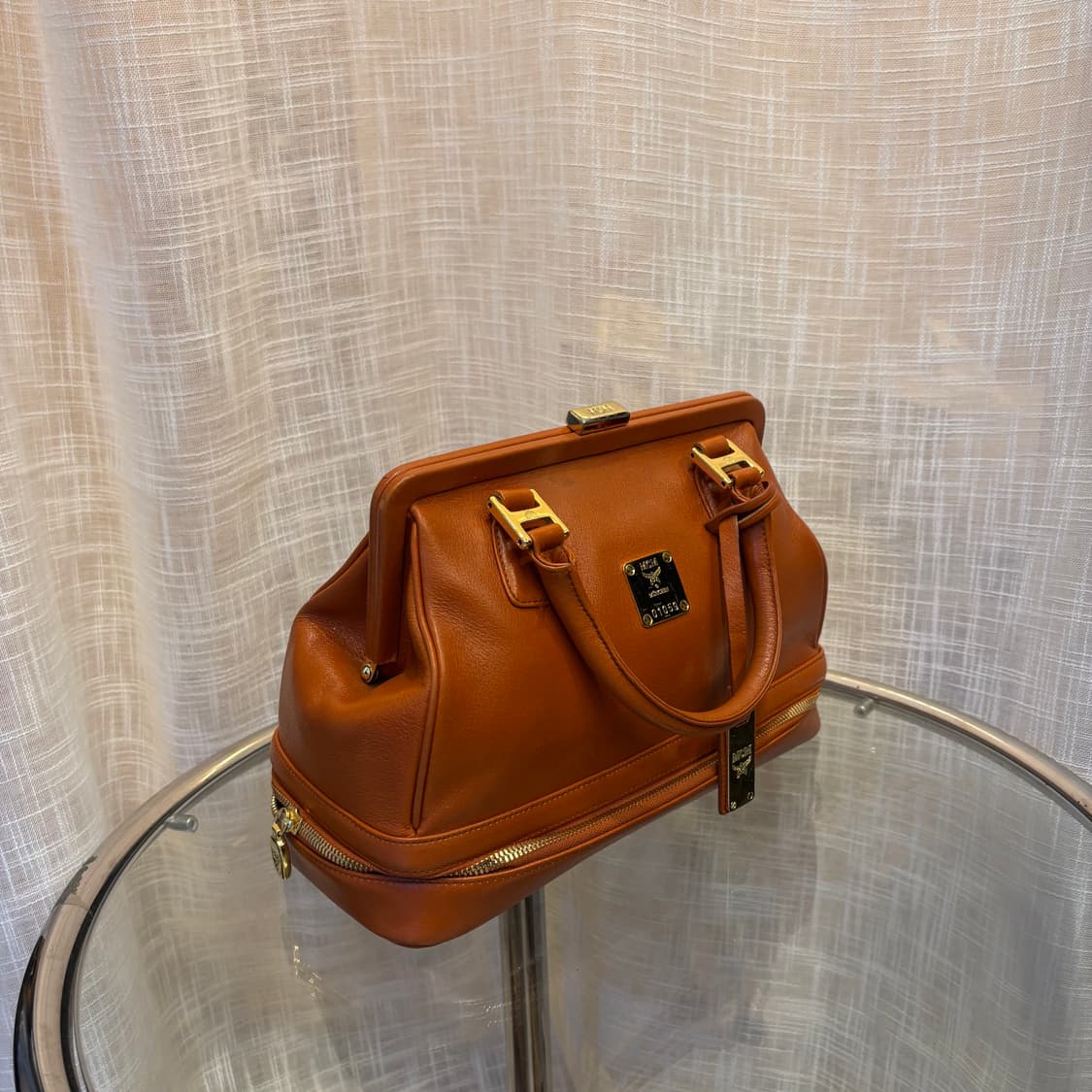 정품 MCM 금장 토트백     상품이미지2