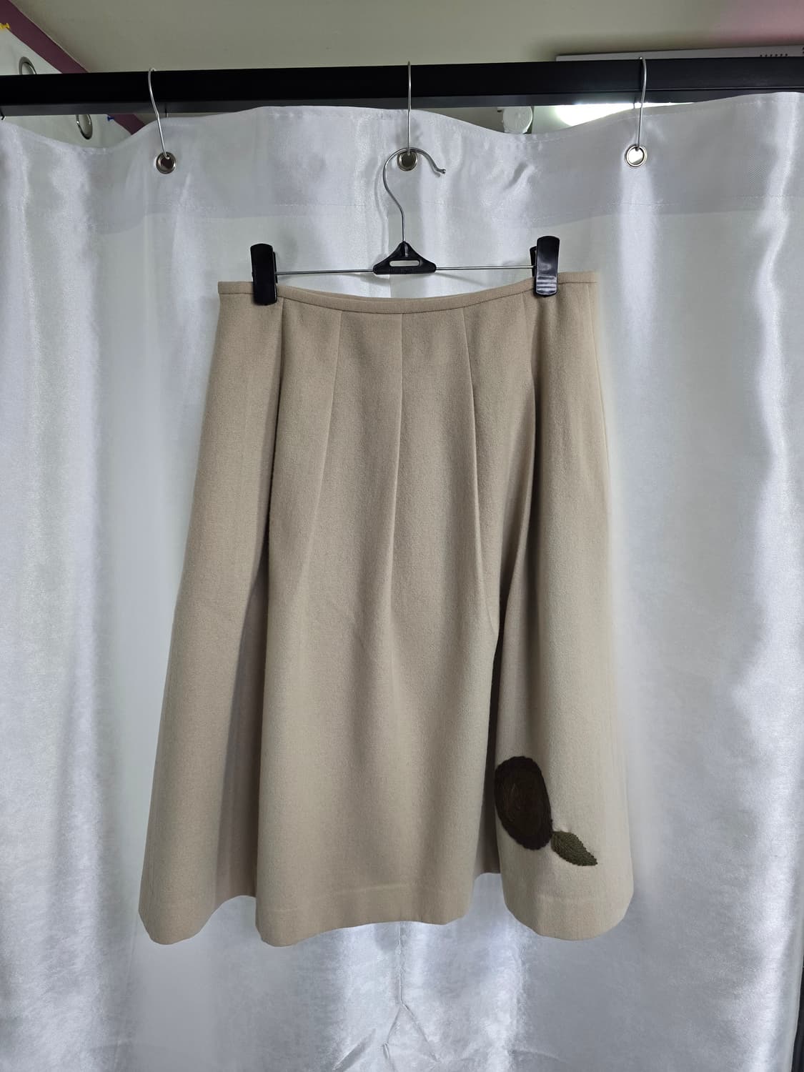 베이지 플리츠 스커트 꽃자수 (1495) 상품이미지2