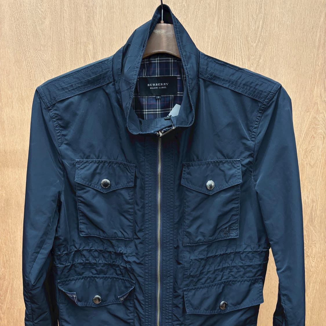 버버리 블랙라벨 필드 자켓 플랩 패치 포켓 스탠드 칼라 디테일 네이비 상품이미지4