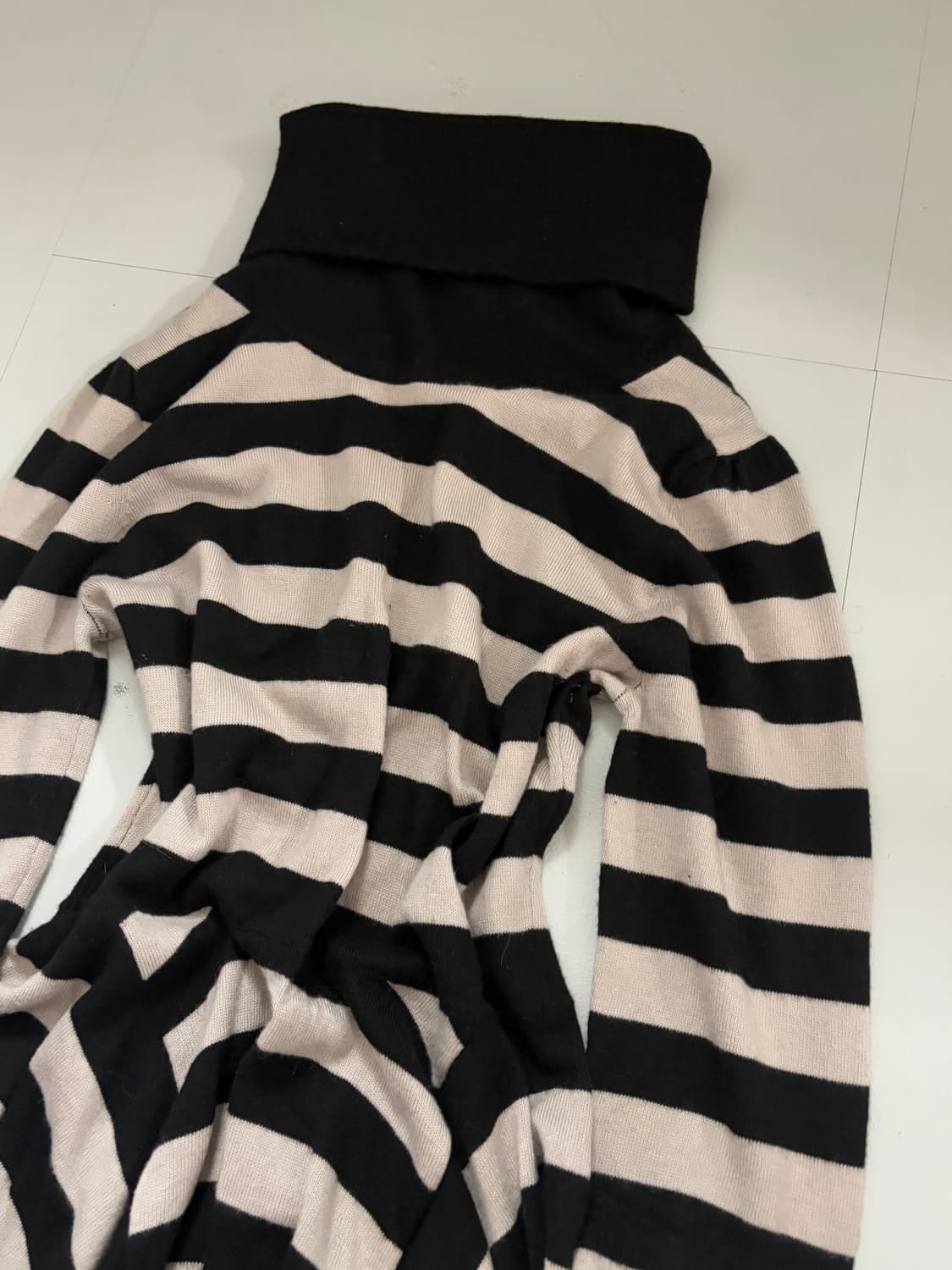• striped turtleneck flared knit dress 상품이미지5