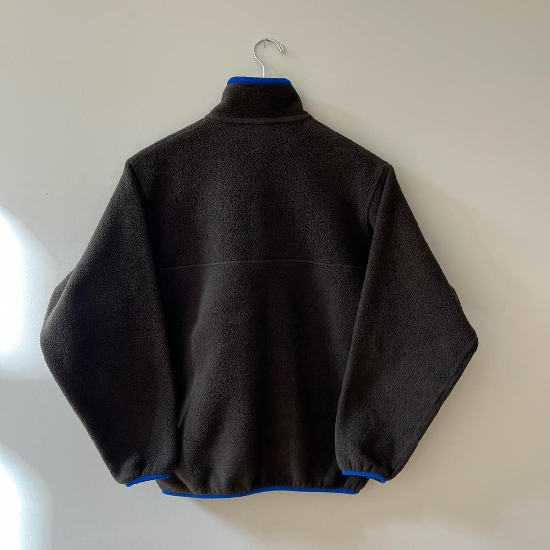 13FW 파타고니아 클래식 신칠라 스냅-티 플리스 풀오버 차콜 상품이미지5