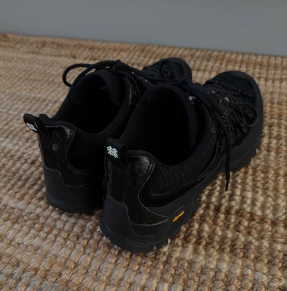 코오롱스포츠와 로스트가든 콜라보레이션 등산화 팝니다 상품이미지3