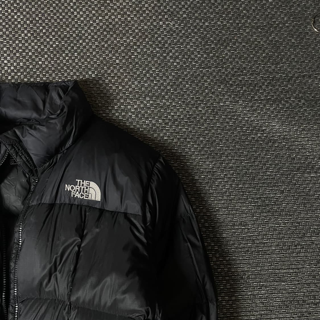 노스페이스 블랙 구스다운 패딩 100 상품이미지3