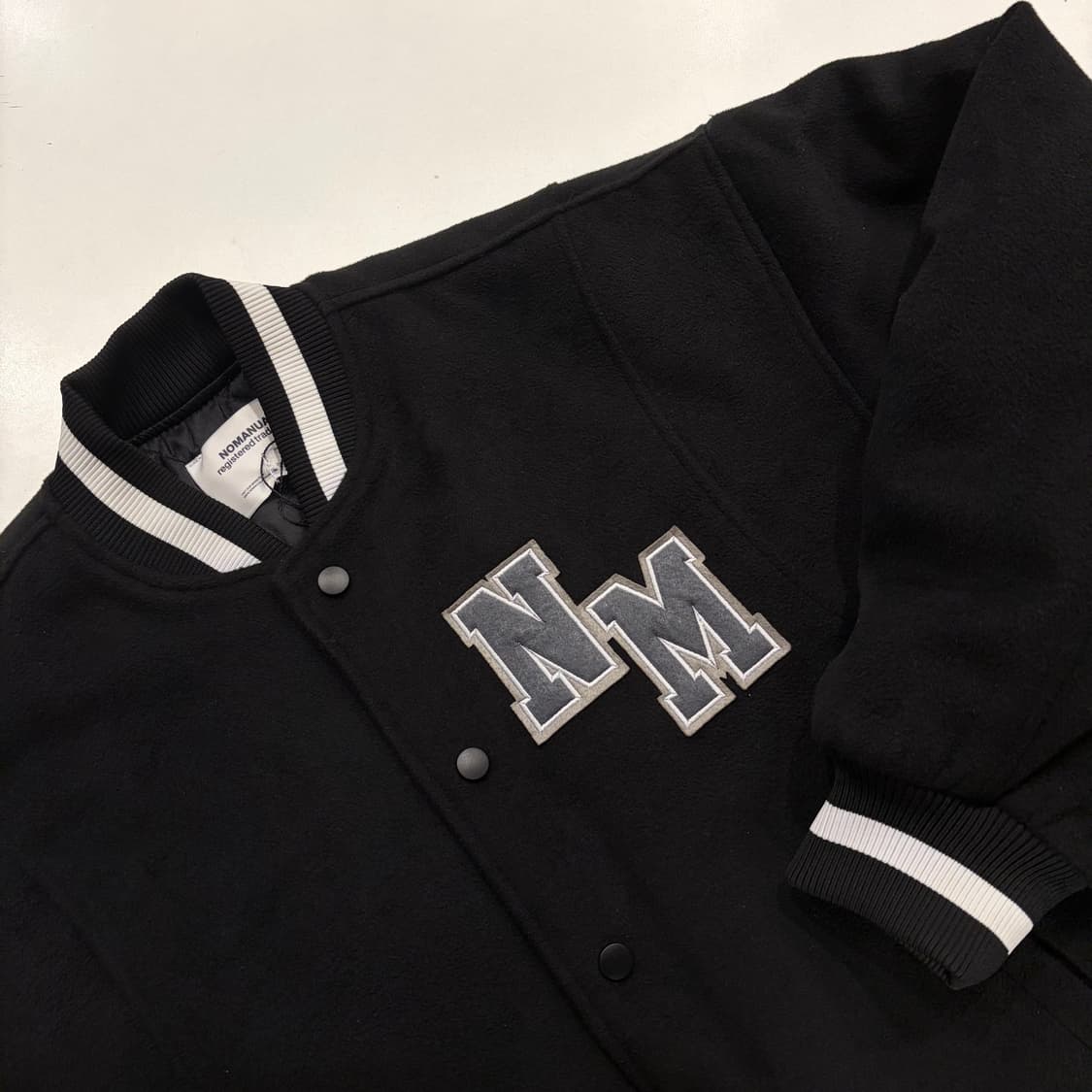 [L] 노매뉴얼 블랙 바시티 자켓 NM 로고 B388 상품이미지3