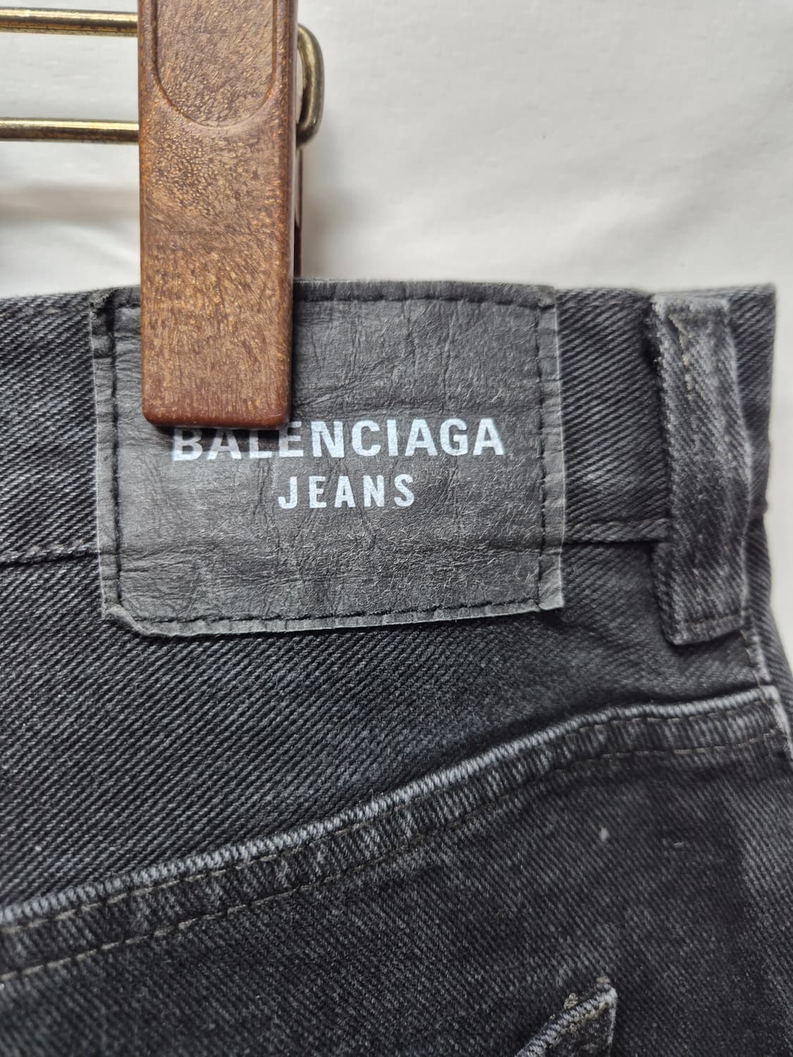 발렌시아가 배기 코티드 흑청바지 상품이미지6