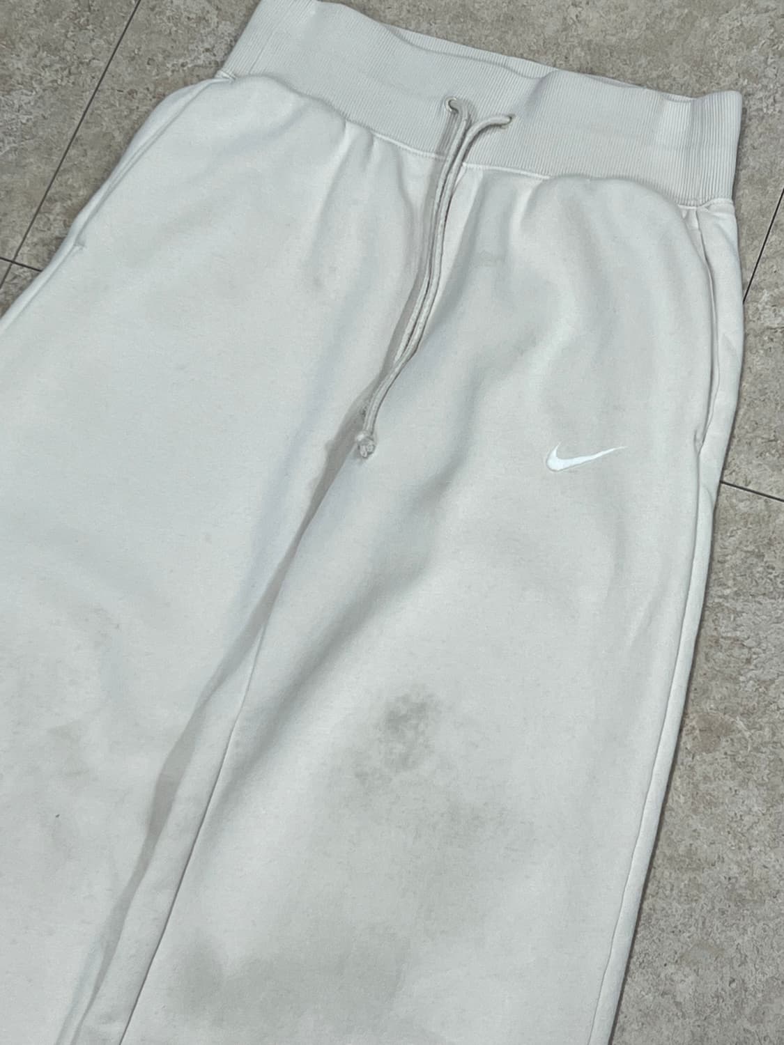 나이키 우먼스 피닉스 플리스 하이웨이스트 크롭 팬츠 아이보리 상품이미지3