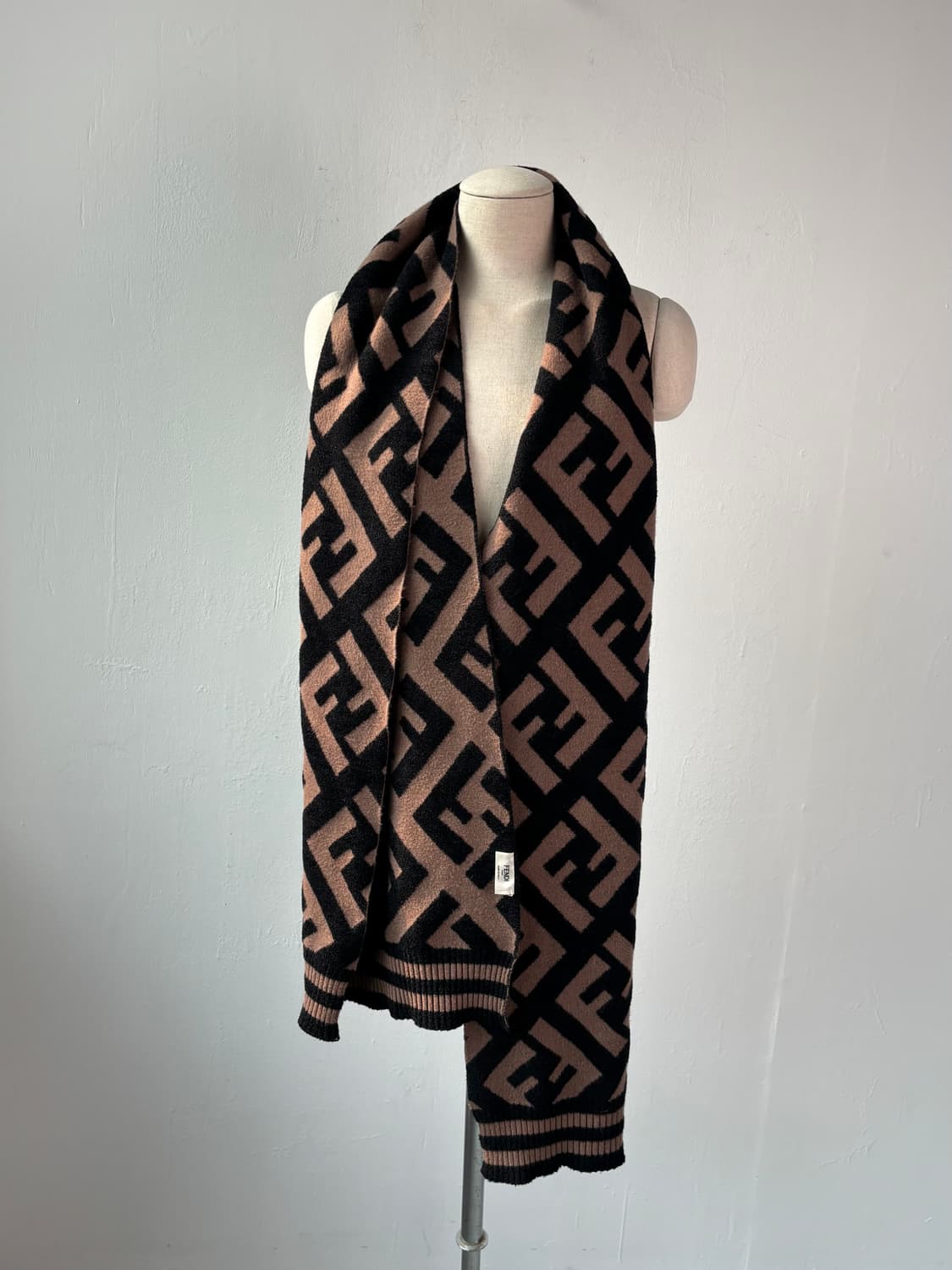 펜디 스카프 상품이미지2