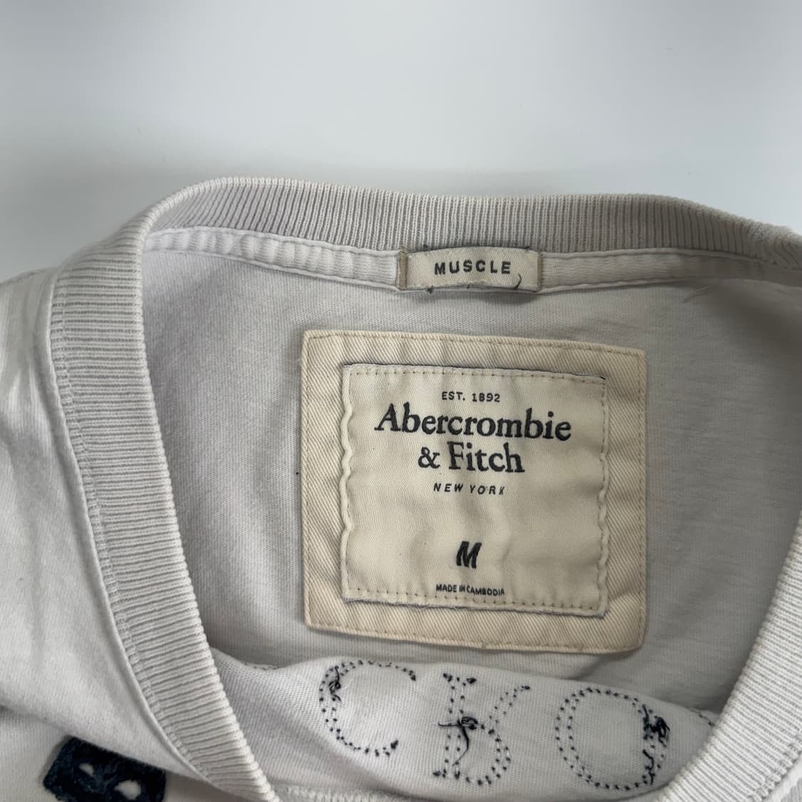 Abercrombie 아베크롬비 아치 로고 화이트 반팔 상품이미지5