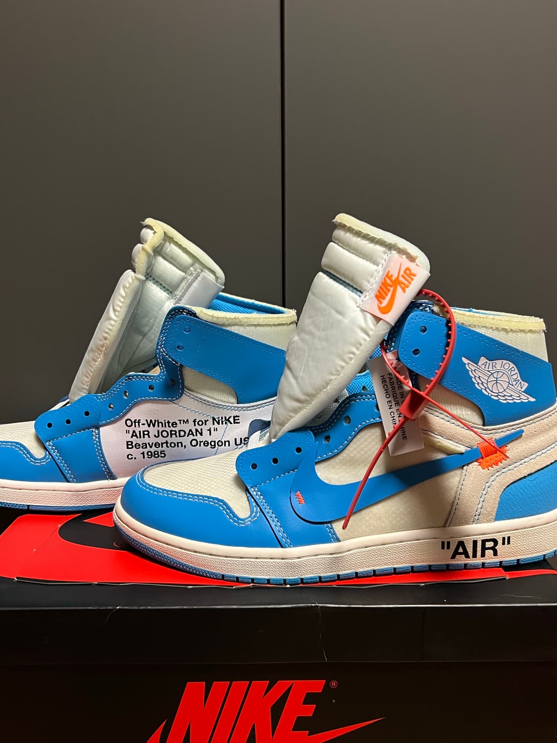 조던 1 X 오프화이트 레트로 하이 유니버시티 UNC 블루 (나코택) 상품이미지2