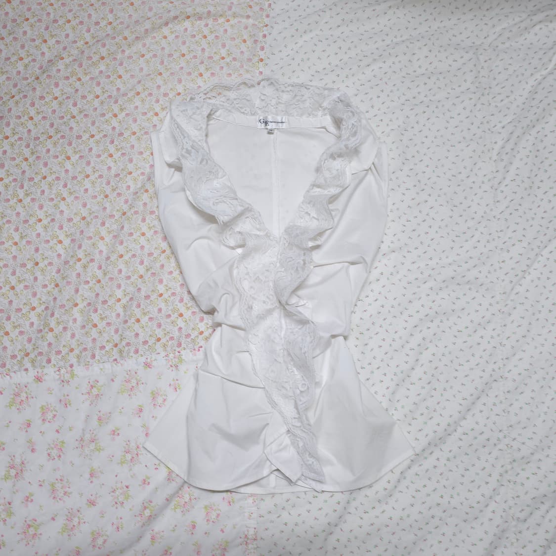 빈티지 긱시크 화이트 프릴 레이스 슬리브리스 민소매 셔츠 상품이미지1