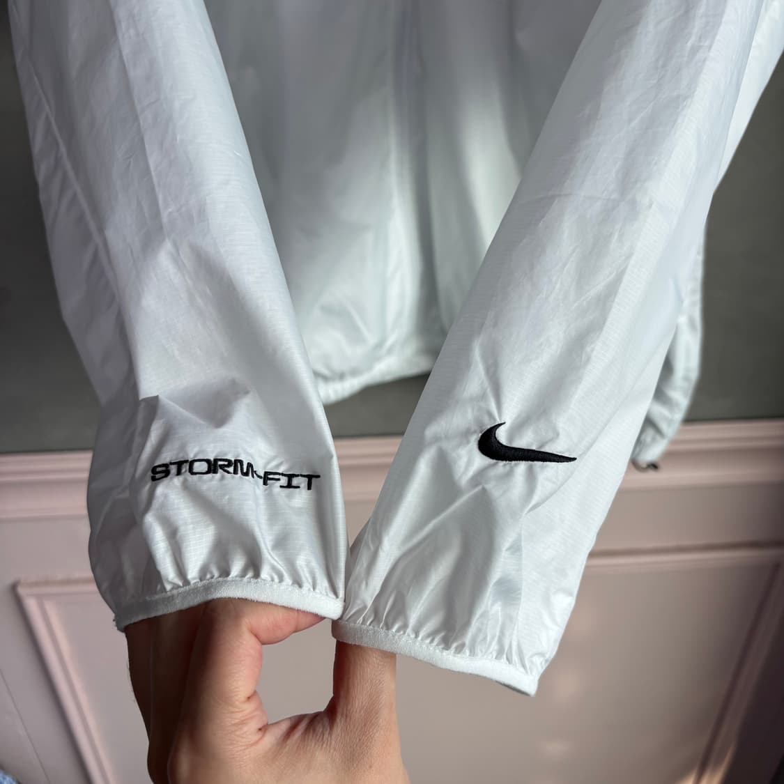 나이키 스톰핏 트랙클럽 바람막이 화이트 상품이미지4