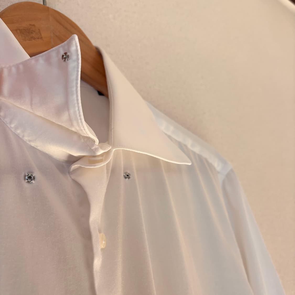 랑방 컬렉션 105 화이트 셔츠 수트 정장 카라 스냅 단추 상품이미지3